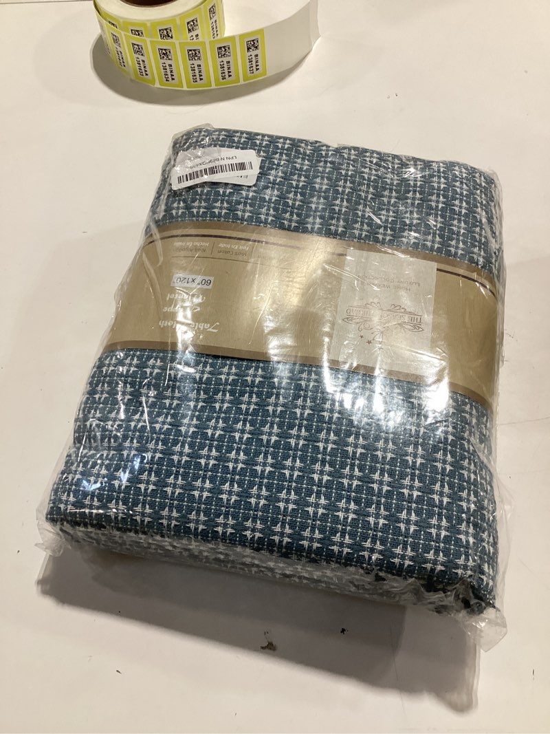 Condition photo showing New/Like New for table cloth, wedgewood blue/white woven fringed, 100% cotton table cover, size 60x120 inch, suitable for formal dining, everyday meals and casual occasions. table cloth (60x120 inch) wedgewood blue / white