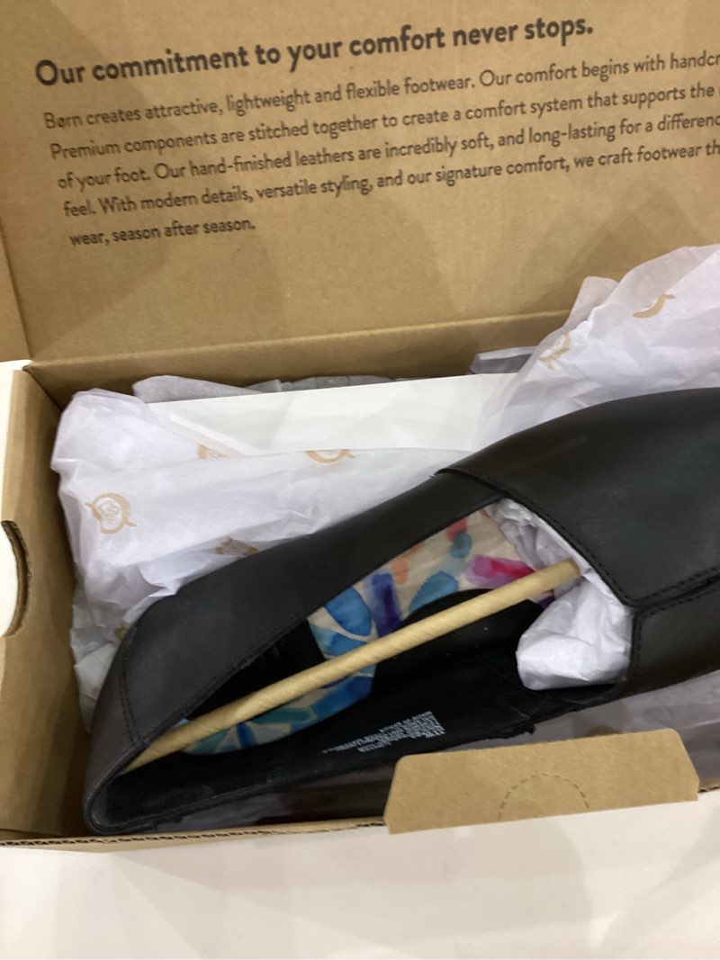 Womans shoes size 11W