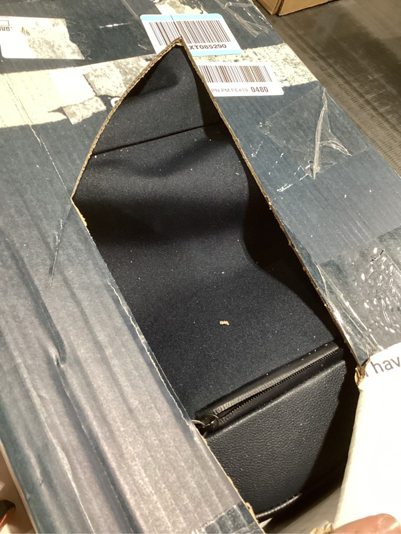 Condition photo showing Good Condition for Troubadour Apex 3.0 Compact - 16L Premium Laptop Backpack - Ergonomic & Water Resistant - Designed for Work and Travel - Navy Navy Apex 3.0 Compact