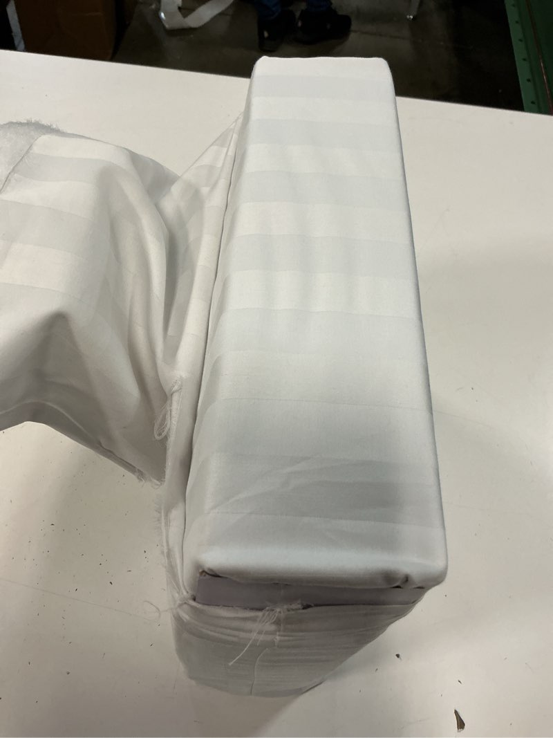 Condition photo showing Good Condition for hotel style 4-piece 600 thread count white stripe egyptian cotton adult bed sheets  full-deep pocket