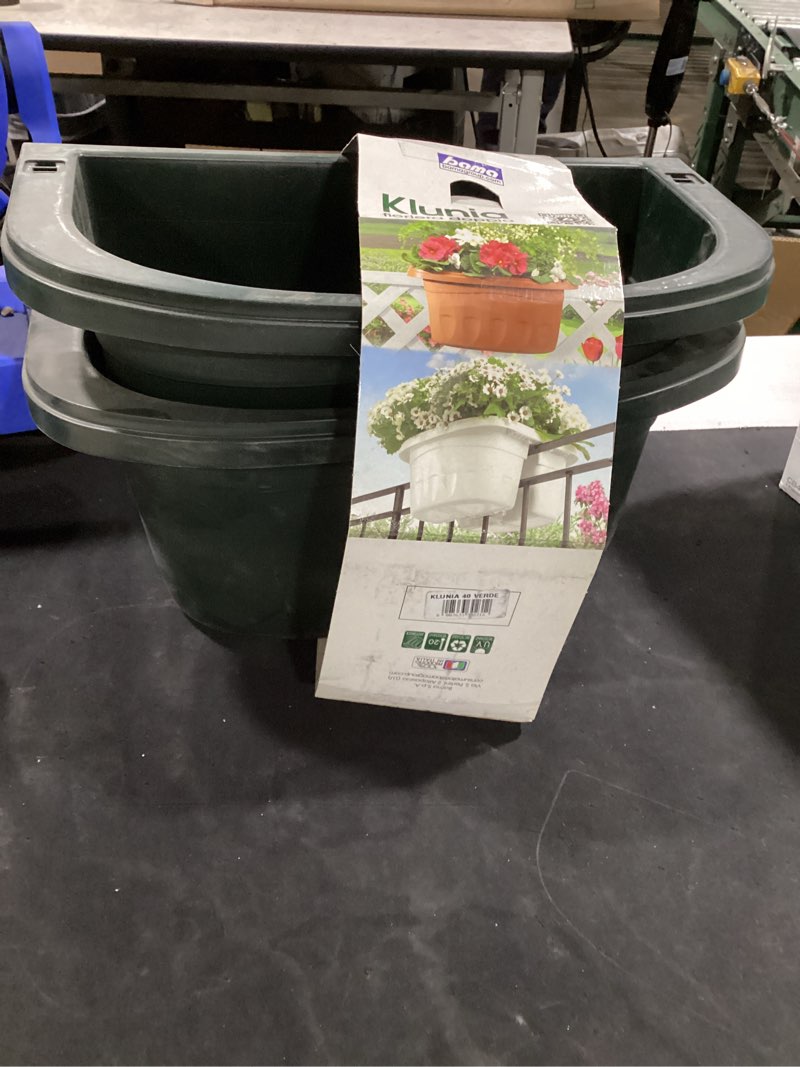 Condition photo showing As Is for klunia double planter green