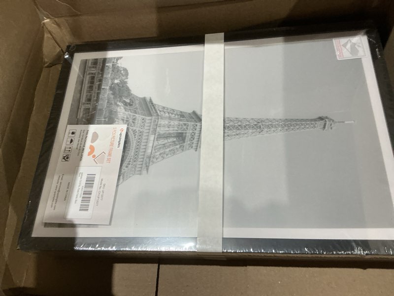 Condition photo showing Good Condition for upsimples 12x18 picture frame set of 5, display pictures 11x17 with mat or 12 x 18 without, wall gallery poster frames, black black 12x18