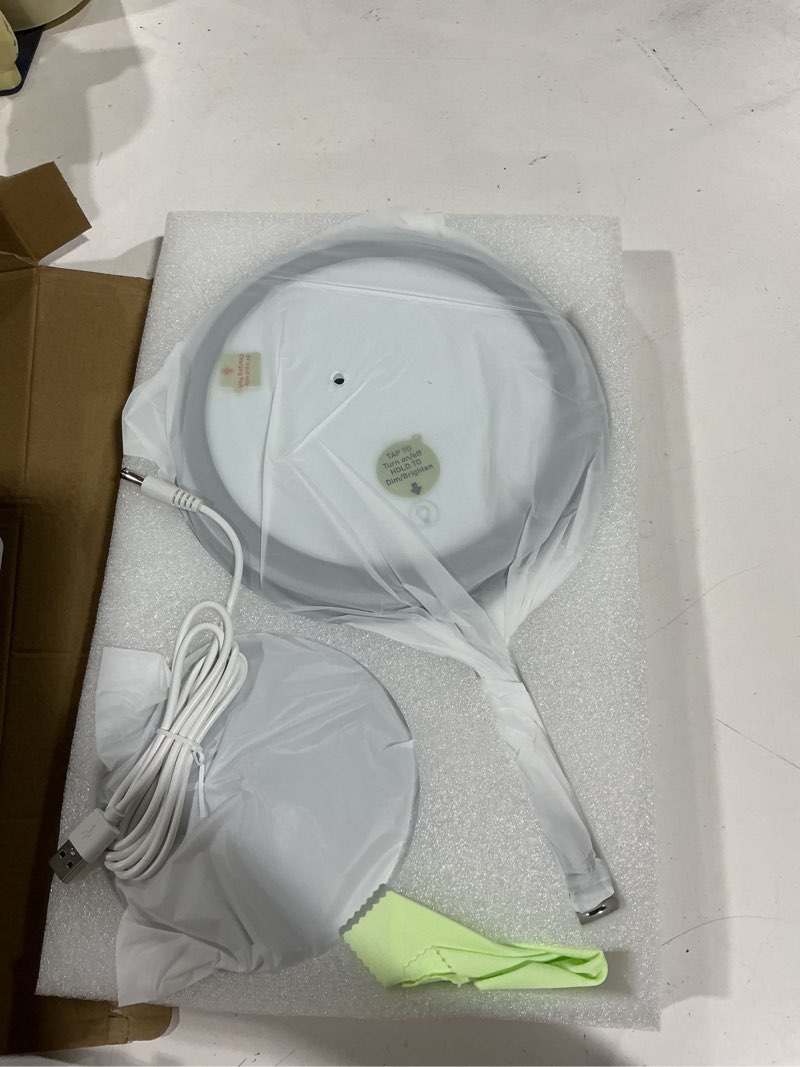 Condition photo showing Good Condition for deiovwxs makeup mirror, 3000mah rechargeable double-sided magnifying vanity mirror with 3 colors, 1x/10x, adjustable brightness, gifts for mom, mothers day, women, wife, girls, dorm room essential chrome