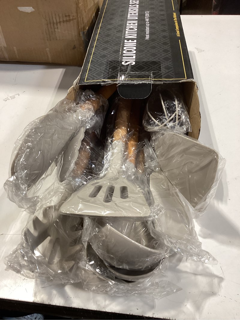 Condition photo showing Good Condition for umite chef kitchen cooking utensils set, 33 pcs non-stick silicone cooking kitchen utensils spatula set with holder, wooden handle silicone kitchen gadgets utensil set (khaki)
