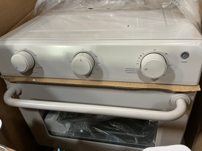 Condition photo showing Good Condition for bella air fry toaster oven, 7 preset cooking options, dishwasher-safe evergood coated trays included, 60-minute auto shutoff w audible timer, power indicator light, 1700 watt, oatmilk