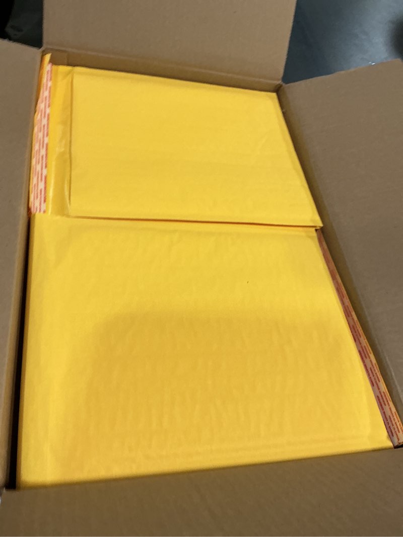 Condition photo showing As Is for Bubble Mailer Envelopes, 25 Pack Kraft Padded Envelopes, Large Bubble Mailers 9.5x13.5 Inch, Self-Seal Shipping Envelope, Tear-Resistant Mailing Envelope Padded 9.5" x 13.5" 25