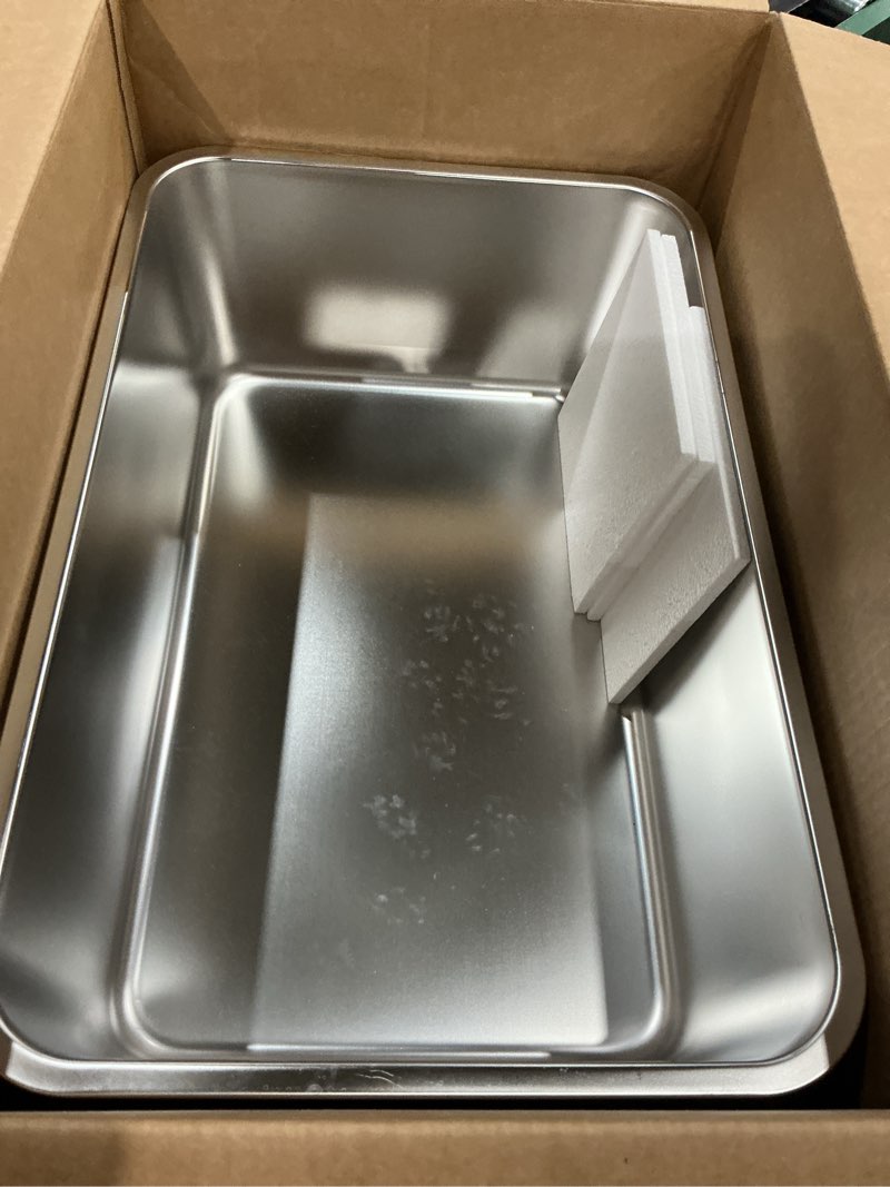 Condition photo showing Good Condition for kichwit large stainless steel cat litter box with high sides, metal litter pan for big cats, non stick smooth surface, easy to clean (23.4" l x 15.5" w x 7.6" h) 23.4" l x 15.5" w x 7.6" h (without lid)