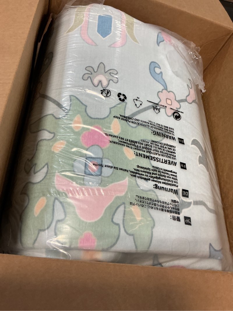 Condition photo showing Good Condition for livebox washable oushak rug non slip 8 x 10 rugs for living room, soft turkish rug for bedroom, boho floral mat large indoor carprt for kids nursery, dining room, home office, blue 8' x 10' (rectangular) light blue