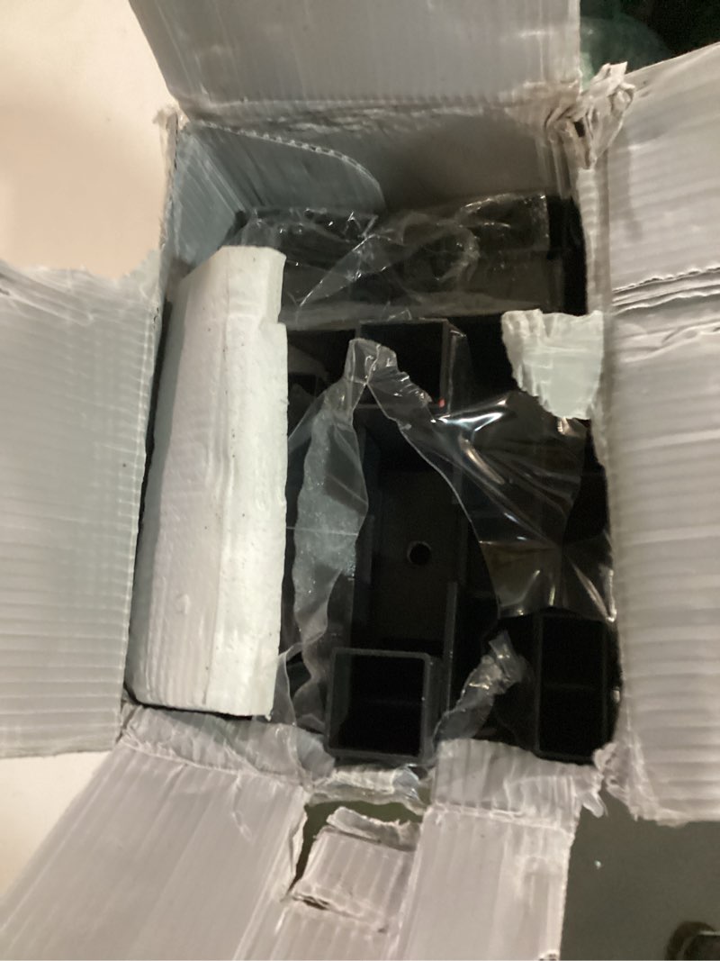 https://lotting-media.assets.bidfta.com/lotting_4d5e164a-5ad7-42a7-98dd-dd36ce0f21e0