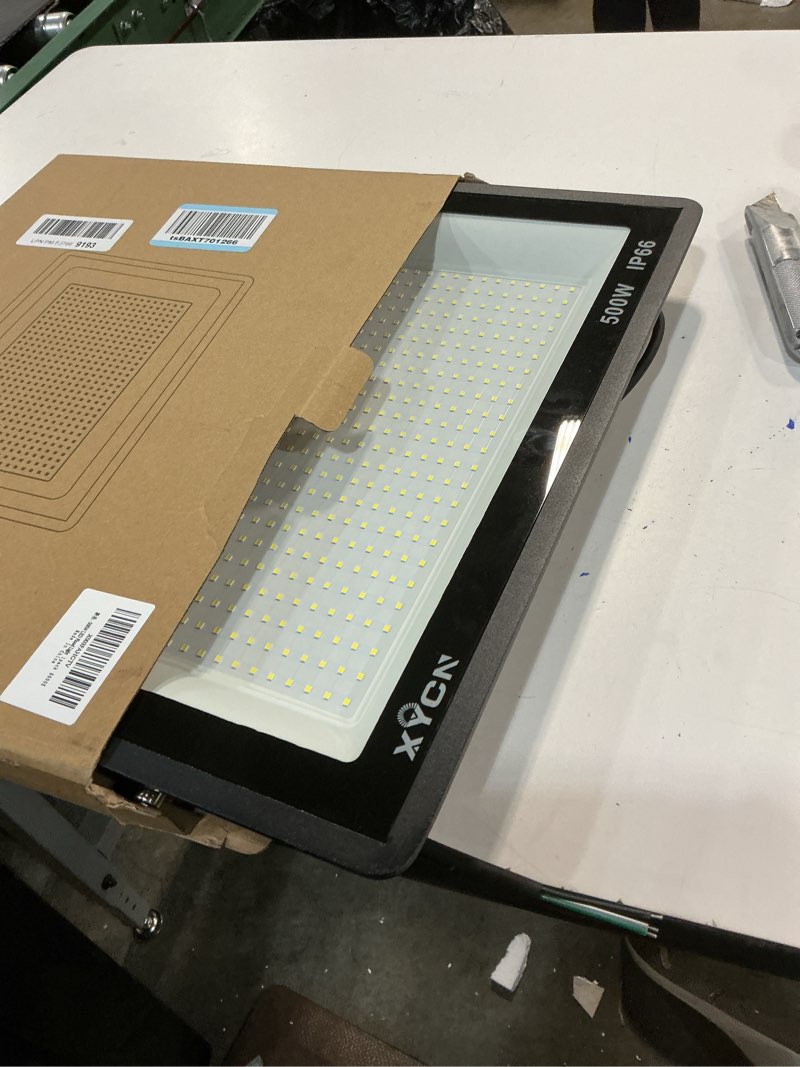 Condition photo showing Good Condition for 500W LED Flood Light,(2750W Equivalent) Super Bright 58,500LM Daylight 5000K IP66 Waterproof Security Outdoor LED Arena Lights,Commercial Lighting Floodlight for Backyard|Court|Stadium|Fields 500W LED Flood Light 1pack