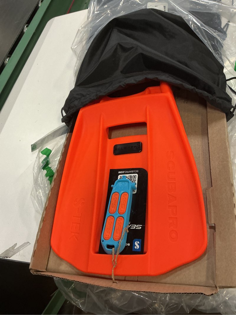 Condition photo showing Good Condition for scubapro modular fin system lock plate set for scuba diving fin assembly, 2 right and 2 left lock plates modular fin system lock plate set orange
