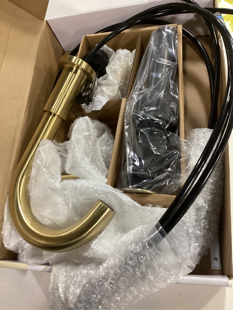 Condition photo showing Good Condition for allen+roth harlow brushed gold finish