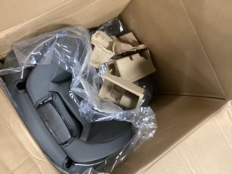 Condition photo showing Good Condition for graco slimfit 3 in 1 convertible car seat | slim & comfy design saves space in your back seat, darcie slimfit darcie 2.0