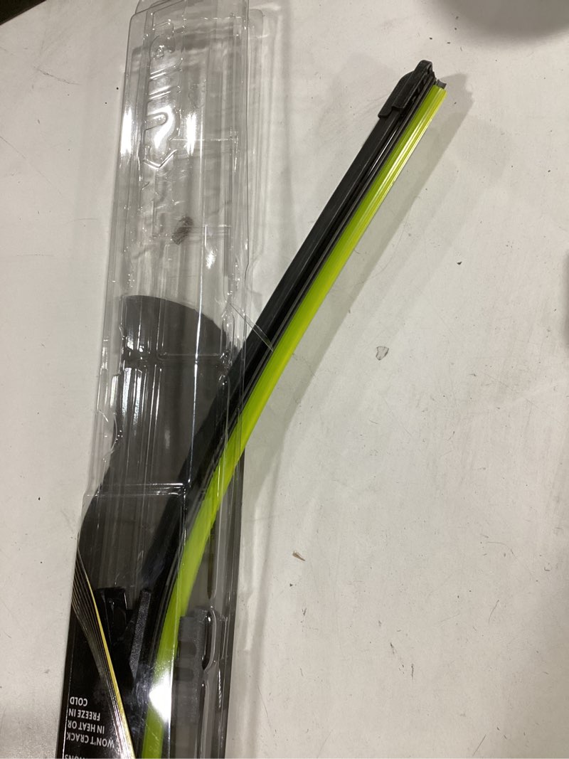 Condition photo showing Good Condition for Rain-X Silicone AdvantEdge Wiper Blade 24" Windshield Wiper Blades Replacement, All-Weather Performance Lasts 2X Longer, Premium Beam, Installock Adapter for Easy Fit (Pack of 1) 24" Silicone AdvantEdge