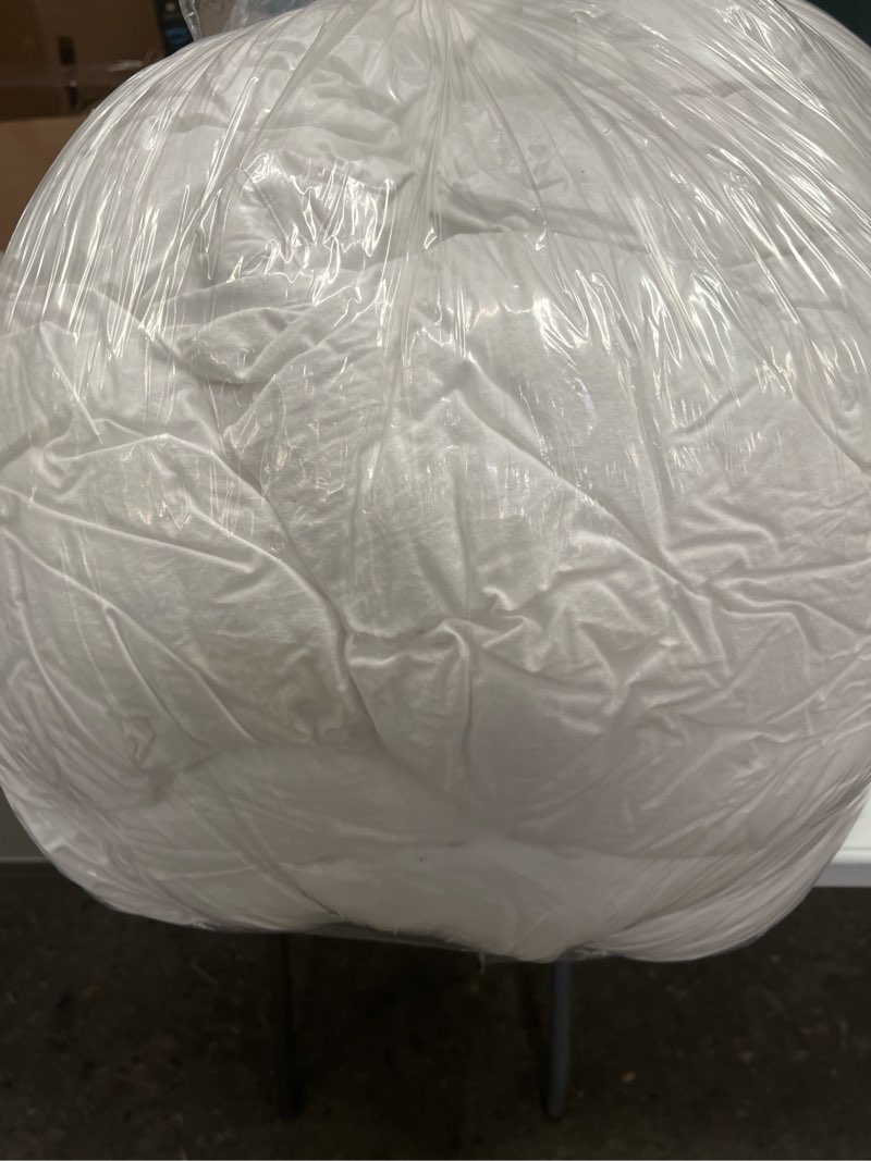 Condition photo showing Good Condition for cotton pintuck comforter, full/queen, white