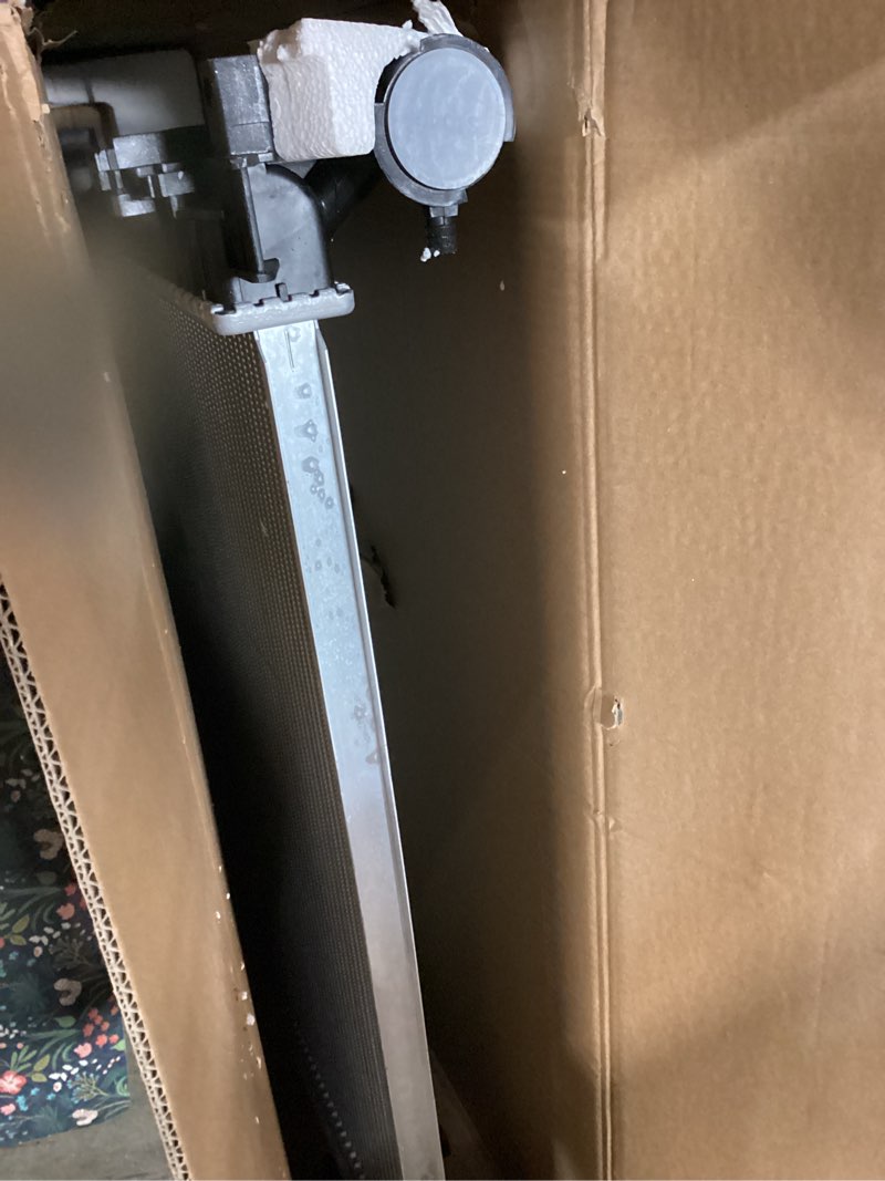 Condition photo showing Good Condition for Radiator for 2008-2016 Chrysler Town & Country, for 2008 Chrysler Voyager, Engine Radiator for 2008-2020 Dodge Grand Caravan, for 2009-2014 Volkswagen Routan/ 2012-2015 Ram C/V/Dodge Atos