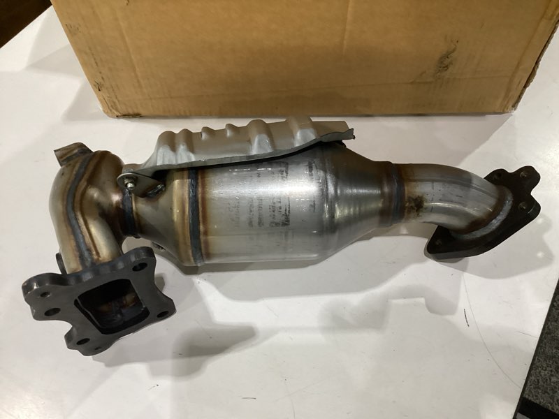Condition photo showing New/Like New for high flow front catalytic converter kit direct-fit honda accord 2013-2017 2.4l acura tlx 2015-2020 2.4l crv cr-v 2015-2019 2.4l