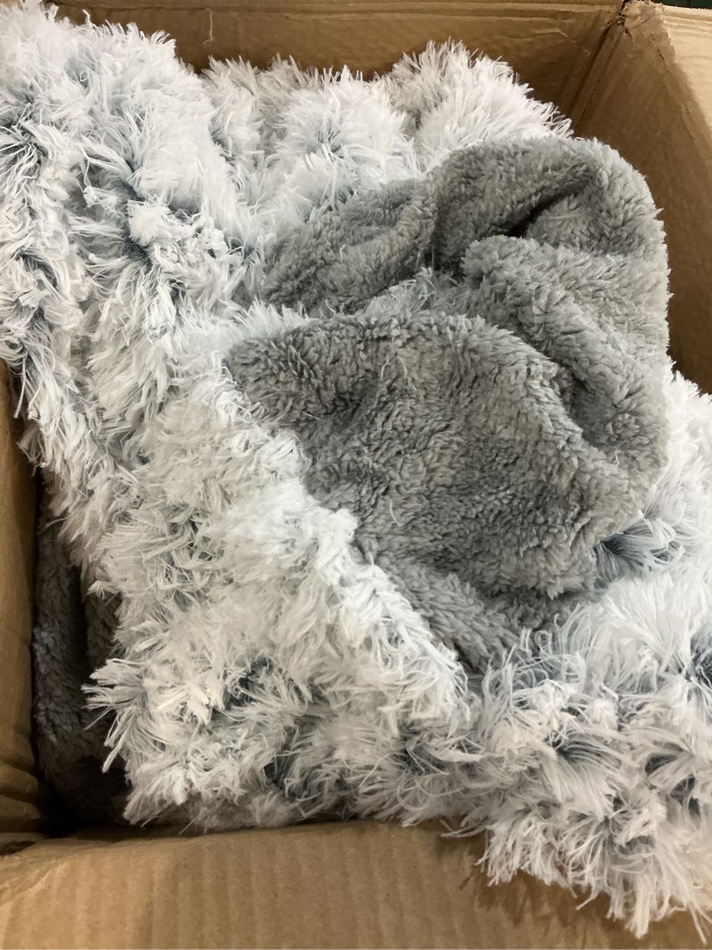 Condition photo showing Good Condition for Sienna Super Fluffy Fleece Throw Shaggy Faux Fur Blanket Warm Long Pile Reversible for Sofa Chair Bed - 150 x 200cm, Silver Grey (similar)