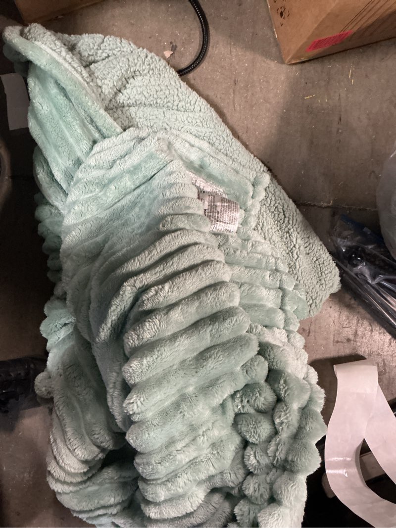 Condition photo showing As Is for  Bedsure Electric Blanket Twin - Thick Striped Flannel Electric Blanket, Heating with 10 Time Settings, 6 Heat Settings, and 8-Hour Timer Auto Shut Off, Gifts for Grandma (62x84 inches, Green)