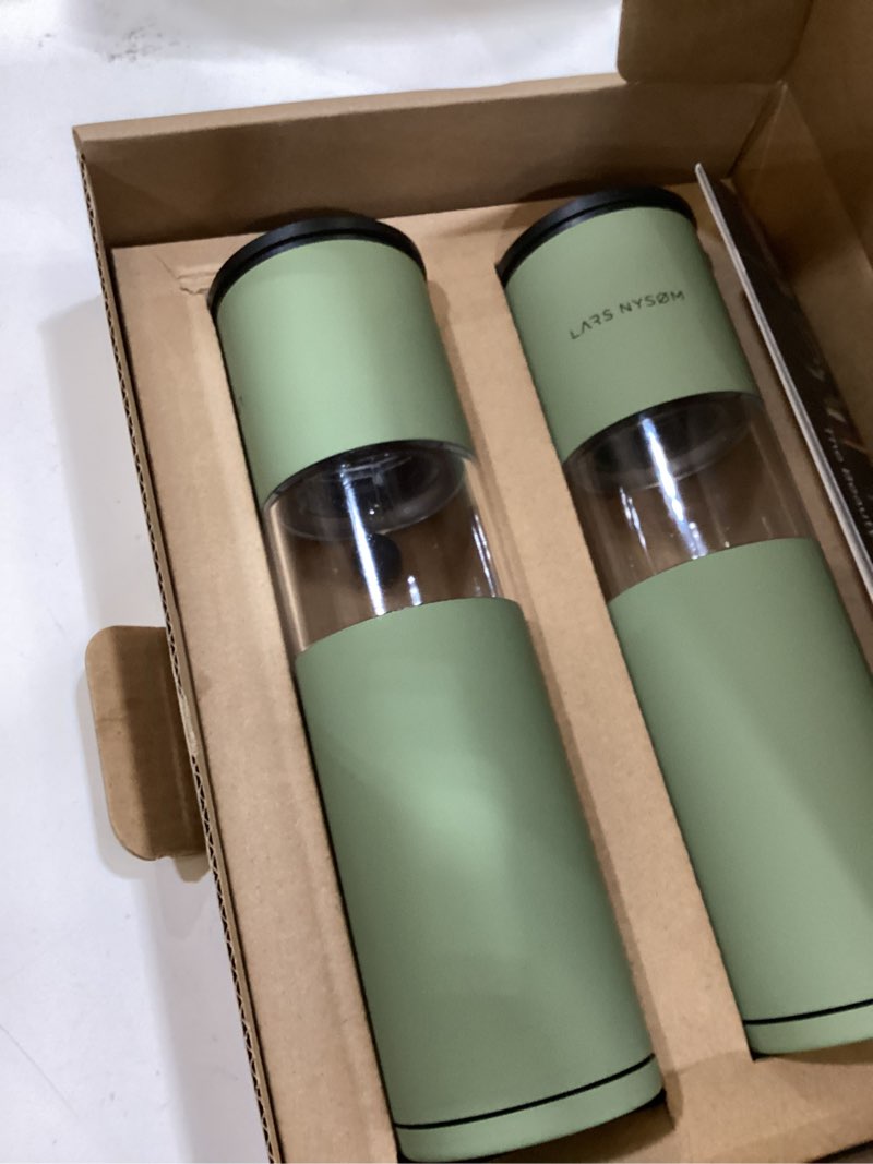 Condition photo showing Good Condition for LARS NYSØM Salt and Pepper Grinder Set Manual, Stainless Steel Salt and Pepper Mills with Adjustable Ceramic Grinder I Design Spice Shakers (Sage Green)