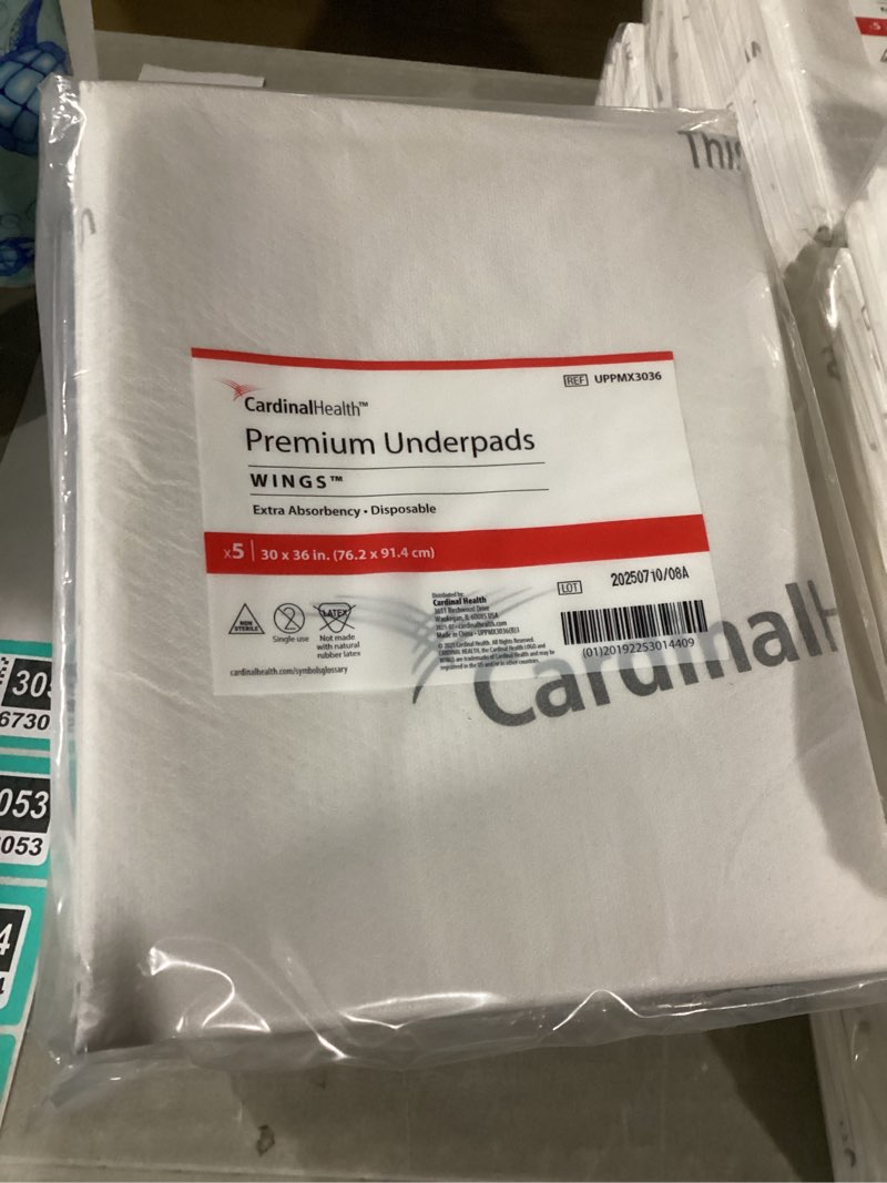 Condition photo showing Good Condition for Cardinal Health™ Quilted Premium Underpads, Wings™, Maximum Absorbency, 2X-Large, 40 X 57IN, Case of 30