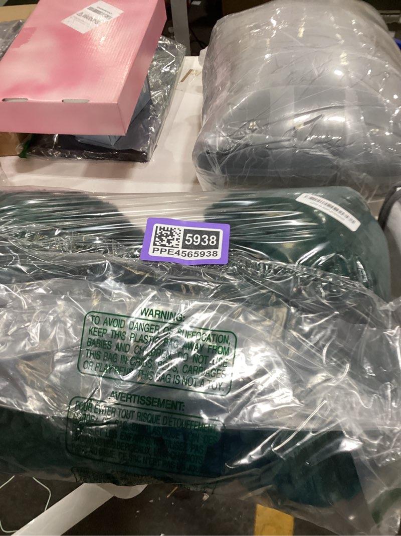 Condition photo showing Good Condition for DISSA Fleece Blanket Queen Size – 90x90, Green - Soft, Plush, Fluffy, Fuzzy, Warm, Cozy – Perfect Throw for Couch, Bed, Sofa - with Pompom Fringe - Flannel Blanket Green 90x90"