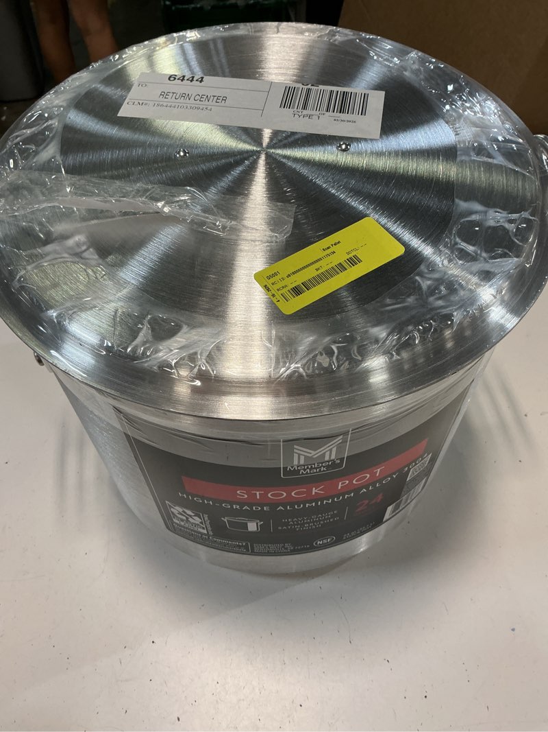 Condition photo showing Good Condition for 24-qt. covered aluminum stock pot