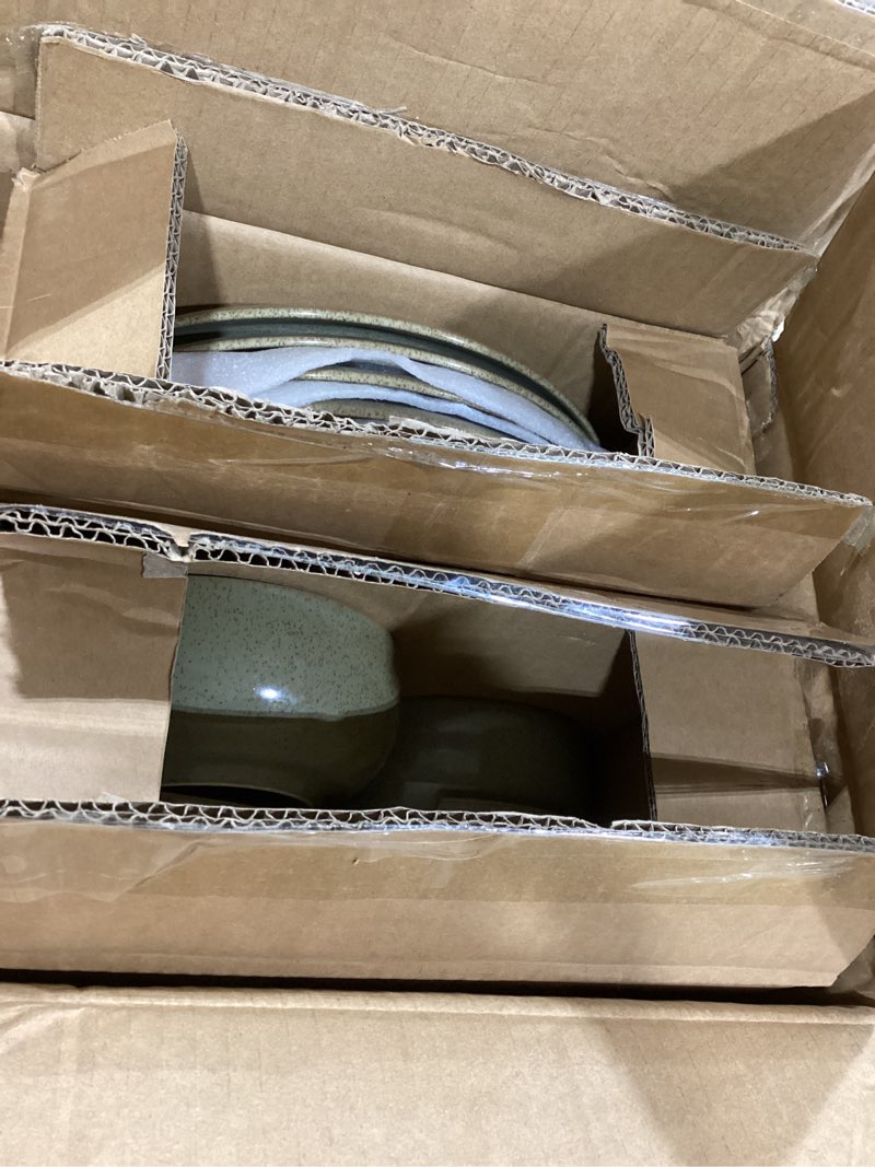 Condition photo showing Good Condition for Corona 16–piece Unique Finish Earth-Toned Ceramic Dinnerware Sets, Plates, Bowls and Mugs, Service For 4, Wind