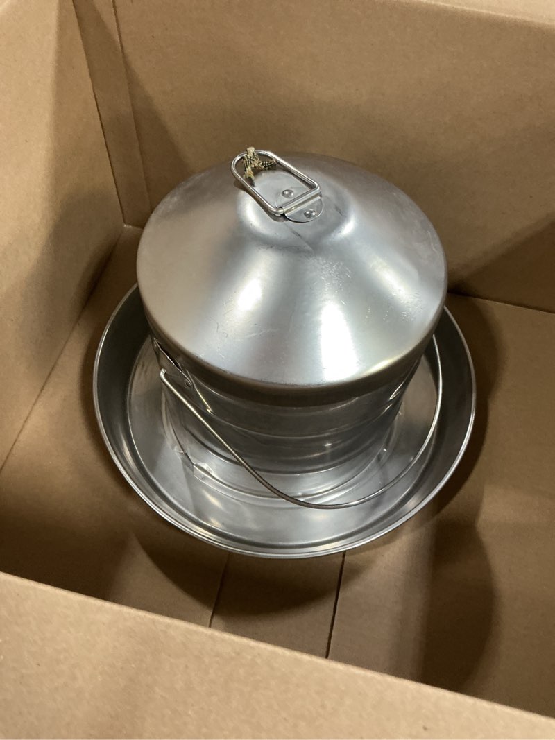 Condition photo showing Good Condition for automatic chicken waterer 8l/2.1gal, 304 food grade stainless steel heavy duty reliable long-lasting poultry waterer with handle, high strength structure 0.035 inch metal thickness, no assemble sliver 2.1 gal