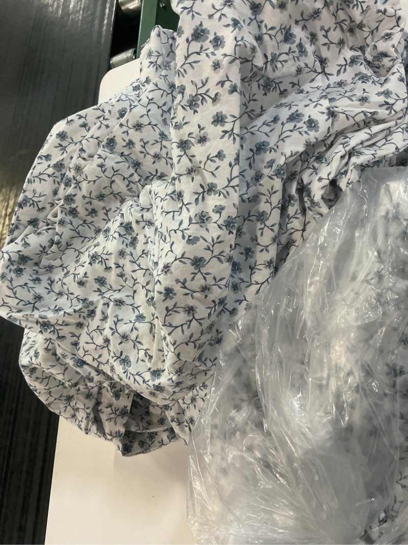 Condition photo showing Good Condition for organic crisp percale floral duvet cover set, full/queen, blue florette