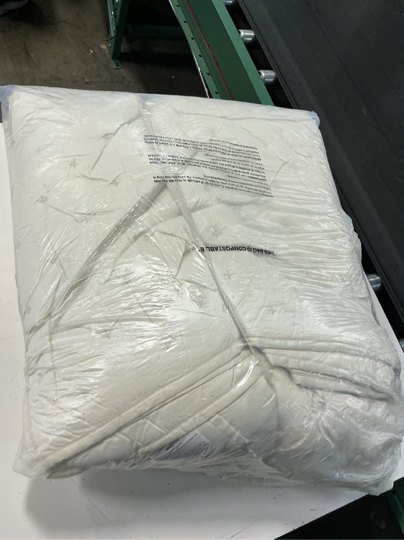 Condition photo showing Good Condition for bamboo dream quilt set, king/cal king, ivory