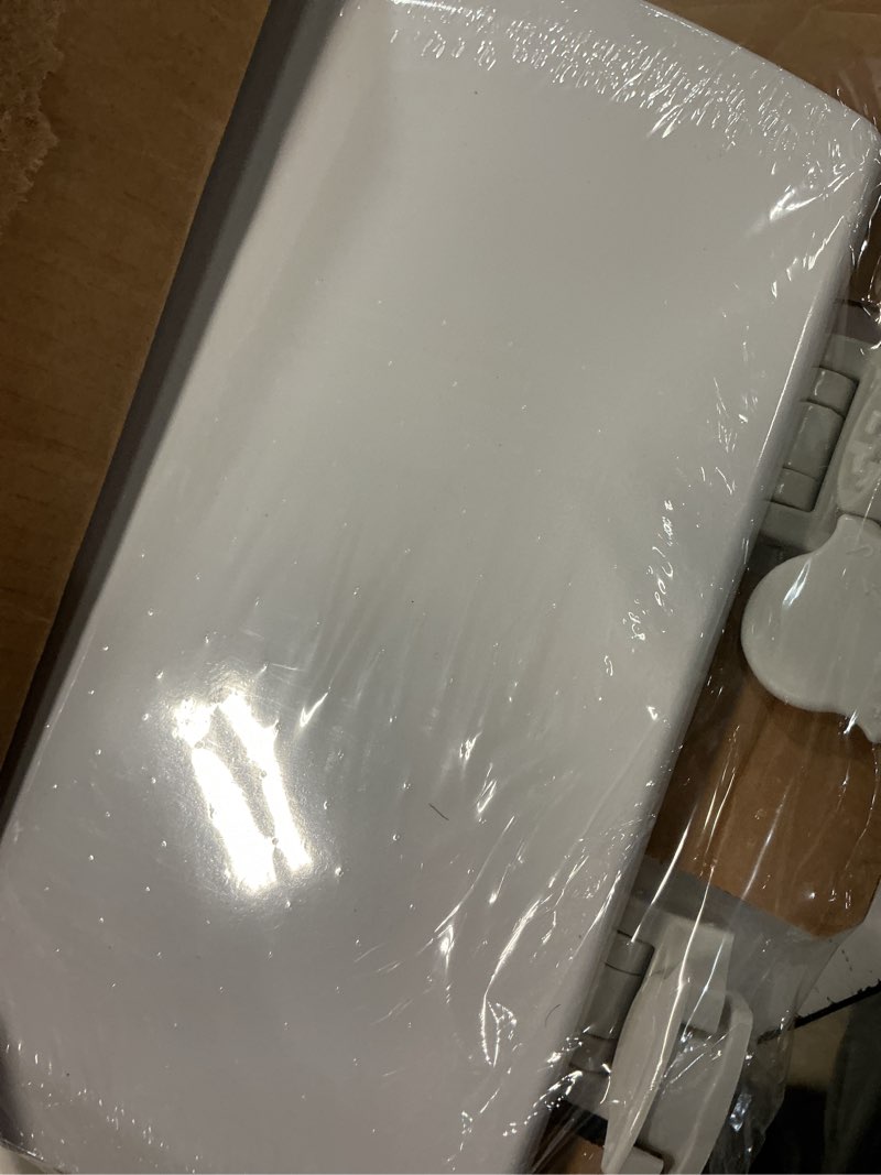 Condition photo showing New/Like New for bemis 1500ec 390 lift-off wood elongated toilet seat, cotton white (pack of 1)