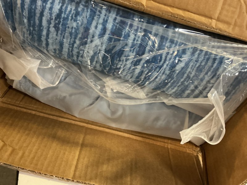 Condition photo showing New/Like New for valenrug washable rugs 8x10 - non slip 8x10 area rugs for living room, stain resistant area rugs for bedroom, foldable machine washable area rug(8'x10', navy) 09-navy 8' x 10' (rectangular)