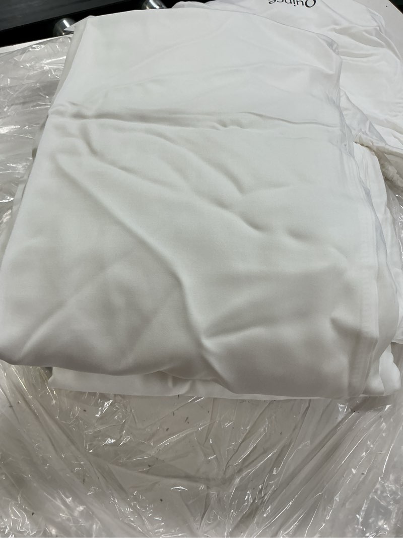 Condition photo showing Good Condition for bamboo sheet set: with flat sheet size: king