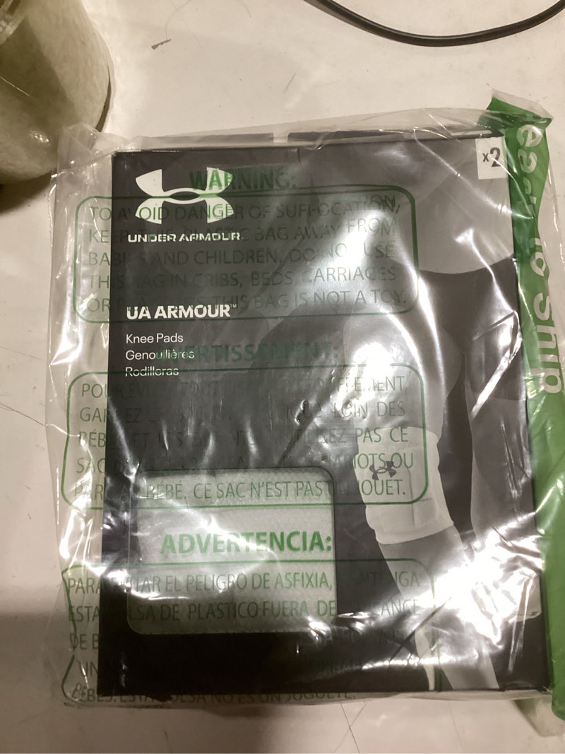 Condition photo showing New/Like New for under armour volleyball knee pads, set of 2 white adult- medium