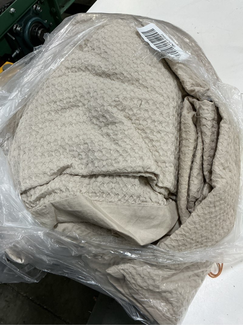 Condition photo showing As Is for organic luxe honeycomb duvet cover set, king/cal king, sand