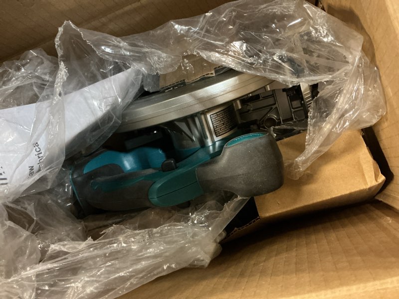 Condition photo showing As Is for makita xss02z 18v lxt lithium-ion 6-1/2 in. circular saw (tool only)