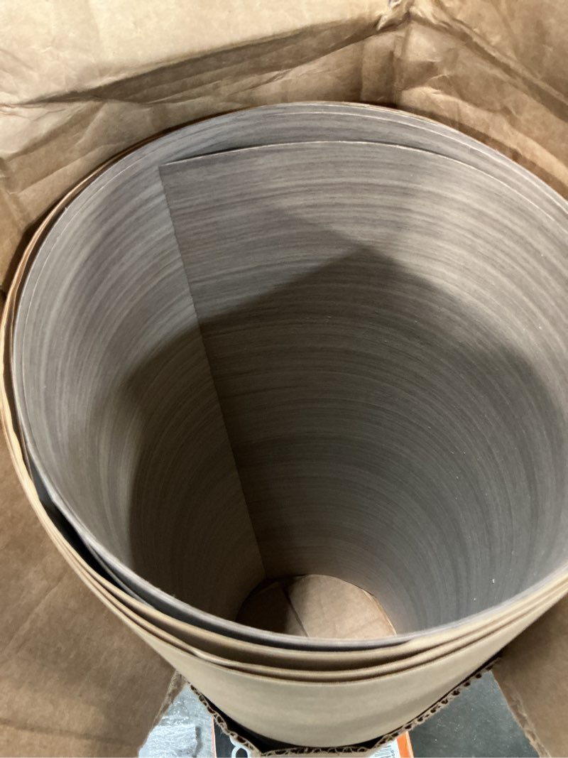 Condition photo showing Good Condition for red oak veneer sheet 