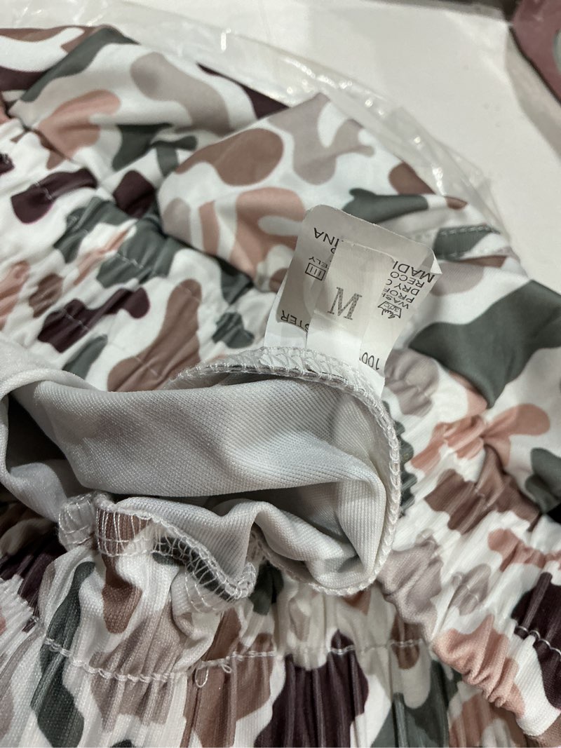 Condition photo showing Good Condition for oversize y2k streetwear camo shorts women vintage duck high waist sweatshorts, 90s baggy lounge shorts elastic waist