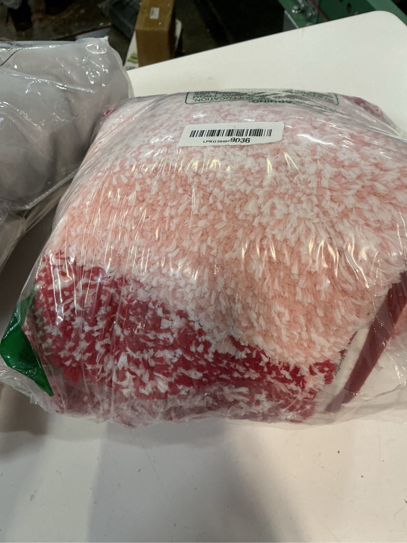 Condition photo showing Good Condition for arotive microfiber bathroom rugs 3 piece with toilet lid cover, shaggy soft and absorbent bath rug, non-slip, machine washable bath mats for bathroom(24x16+24x20+17.5x15, burgundy) 24"x16"+ 24"x20"+ 17.5"x15" burgundy