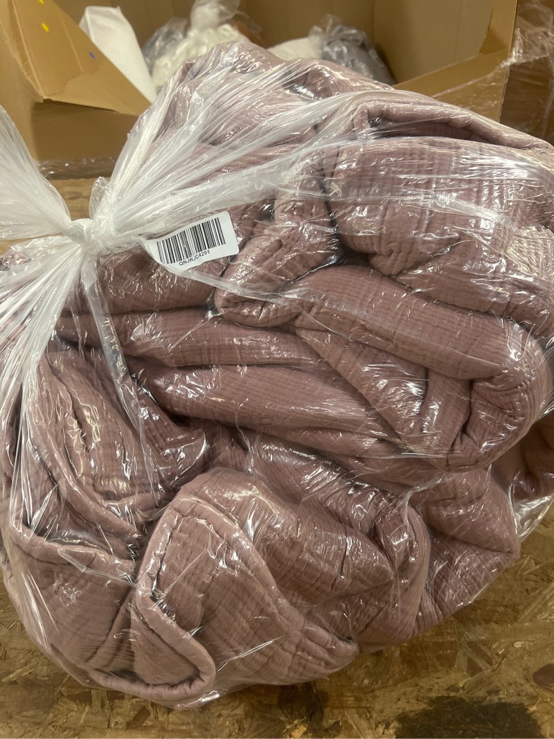 Condition photo showing Good Condition for organic airy gauze dream quilt, king/cal king, fig