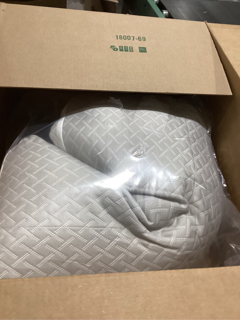 Condition photo showing Good Condition for MABOZOO Leg Elevation Pillows, Triangle Height Adjustable Knee Wedge Pillow Bed Wedge for Sleeping, Leg Wedges for Knee Support, Leg Elevation, Knee Hip Back Pain Relief(Gray, 23 * 23 * 6 in) Greywhite 23*23*6
