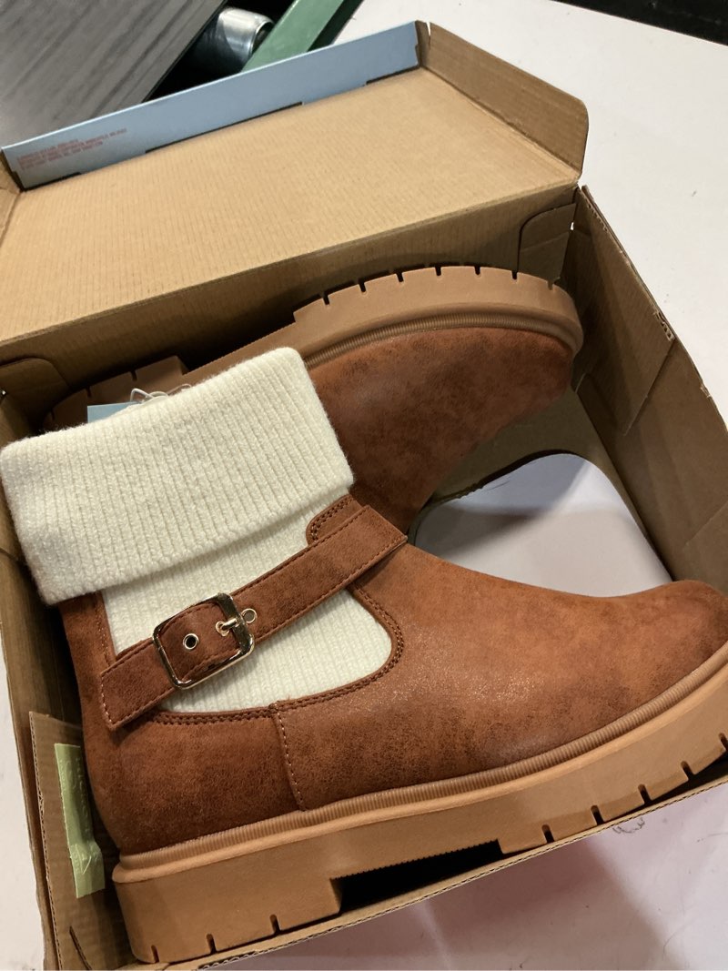 Condition photo showing Good Condition for girls' lug sole boots - cat & jack™ cognac 5