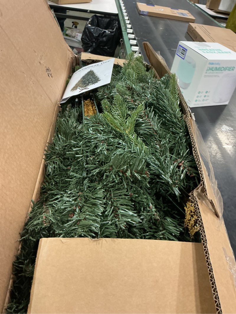 Condition photo showing Good Condition for 6ft Artificial Christmas Tree, 1152 Realistic Branch Tips, Easy Assembly Hinged Design, Includes Base