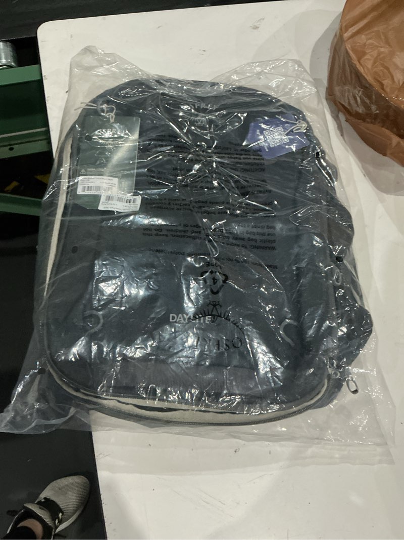 Condition photo showing Good Condition for osprey daylite expandable 26+6 travel pack, black