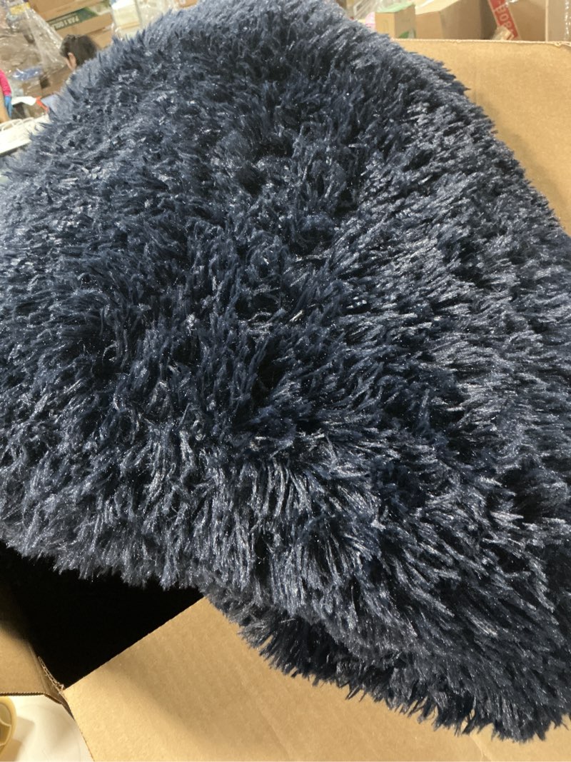 Condition photo showing Good Condition for Similar YUSOKI Navy Blue Faux Fur Throw Blanket,2 Layers,50\" x 60\" Cozy Plush Fluffy Blanket Furry Fuzzy Warm Cute Shaggy Blanket for Fall Bed Living Room Décor Baby Women Pet Navy Blue Throw50\" x 60\"