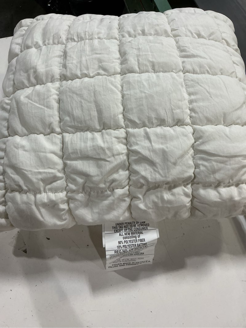 Condition photo showing Good Condition for 19"x19" square throw pillow - room essentials™