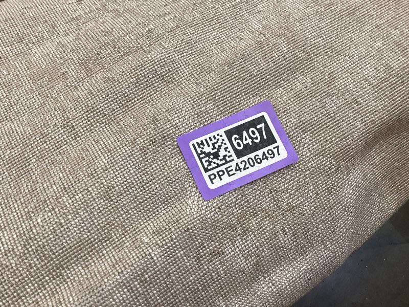 https://lotting-media.assets.bidfta.com/lotting_4e665f36-e90c-4eaf-a0b3-0a167e5316d4