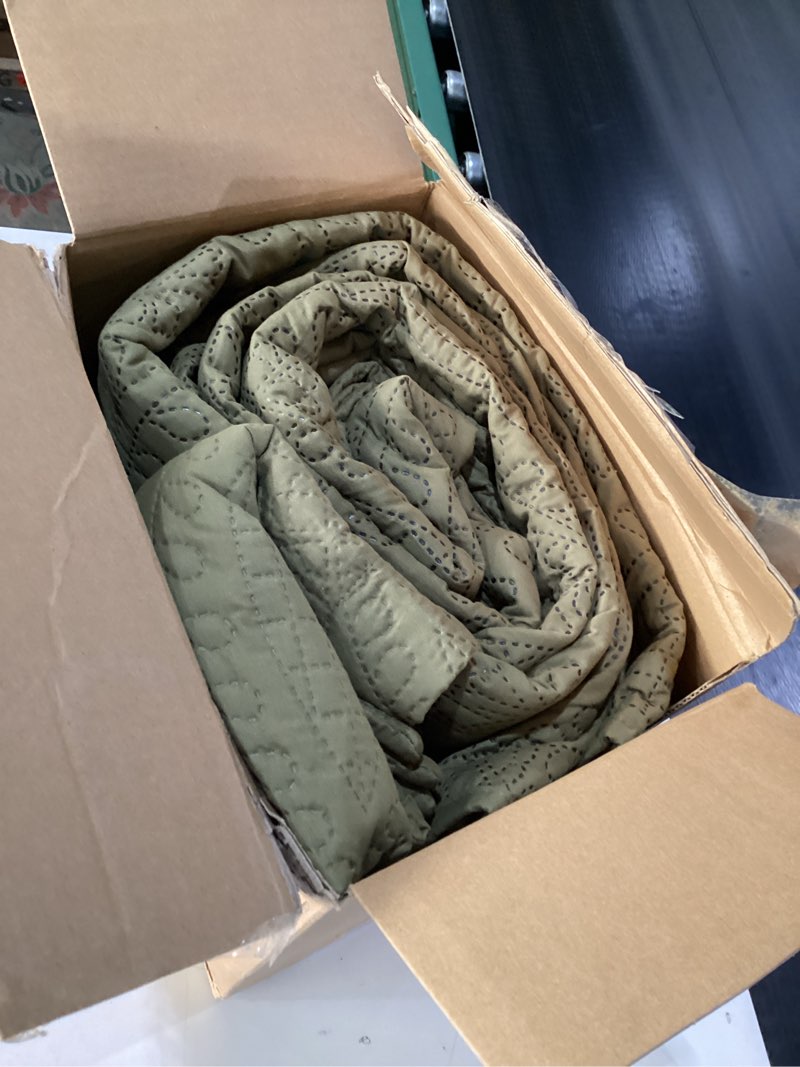 Condition photo showing As Is for Love's cabin King Size Quilt Bedding Set Green Bedspreads - Bed Summer Lightweight Bedspread Comforter - Coin Pattern Bedding Coverlet for All Season - 3 Pieces (1 Quilt, 2 Pillow Shams) King (106"x96") Coin Pattern Green