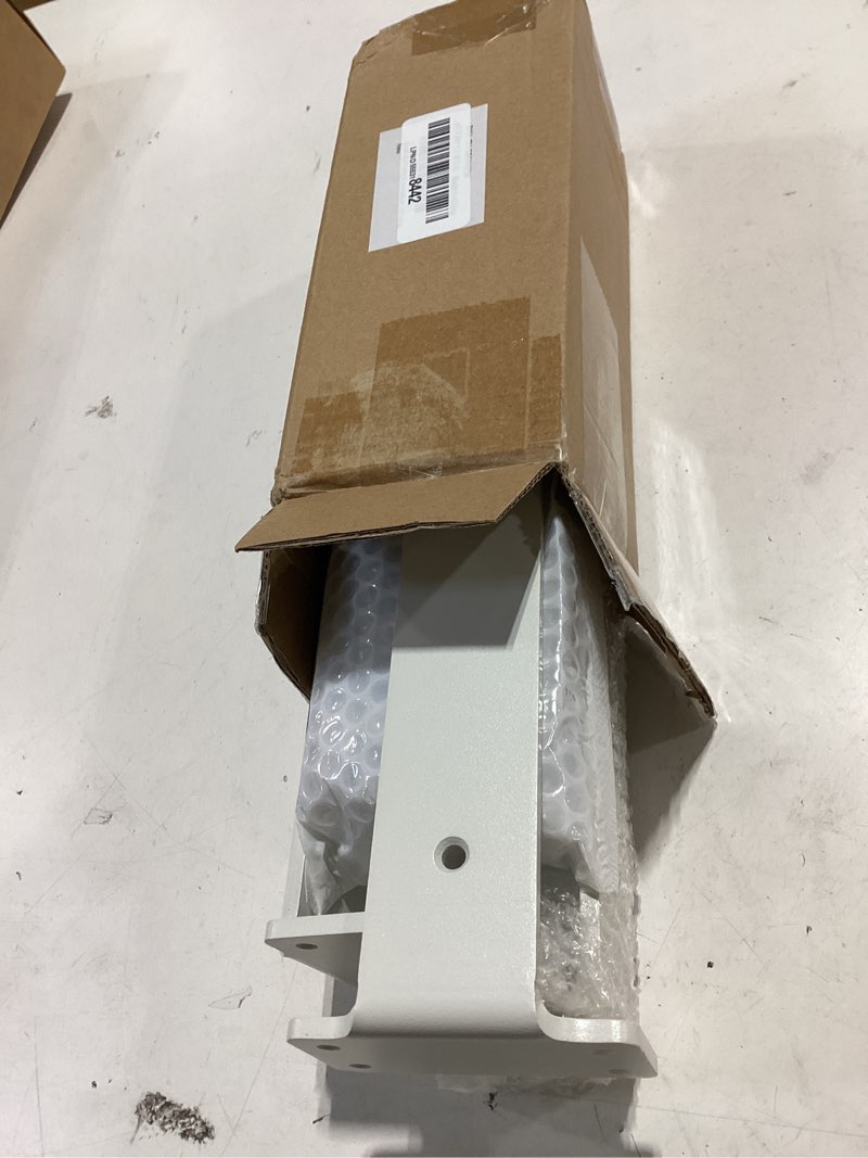 Condition photo showing Good Condition for goovilla shelf bracket, heavy duty floating shelf brackets 8 inch long, 6 pack brackets for shelves, white coated metal wall shelf support brackets with 1/5 inch thick and 160 lb. load capacity 8 inch white 6pack